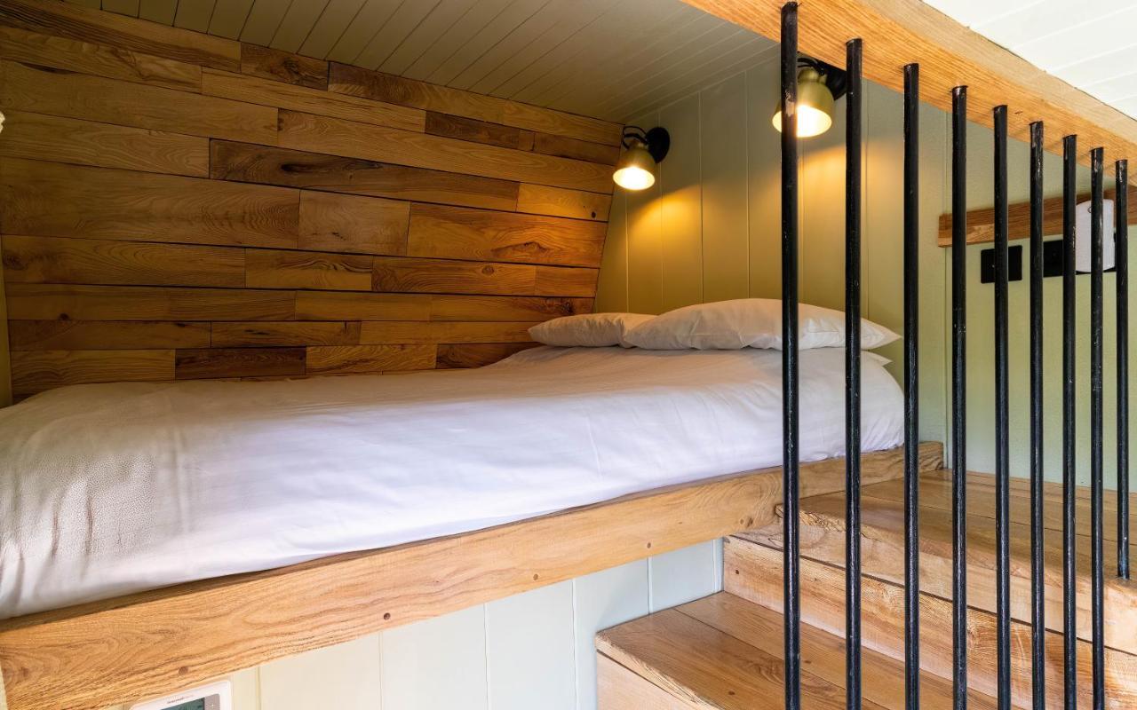 The Shire Luxury Converted Horse Lorry With Private Hot Tub Cyfie Farm Llanfyllin Eksteriør bilde
